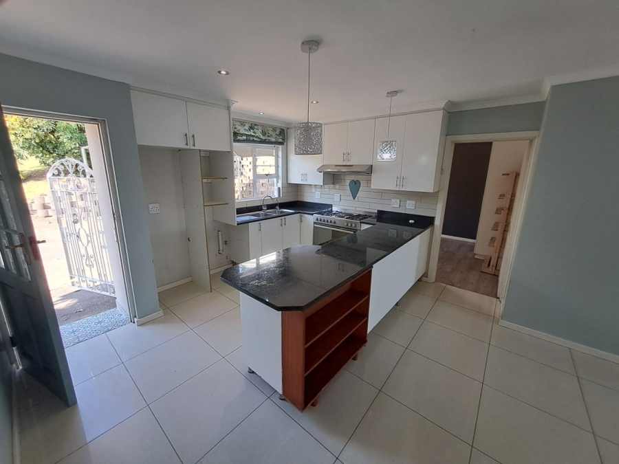 4 Bedroom Property for Sale in Nahoon Valley Park Eastern Cape